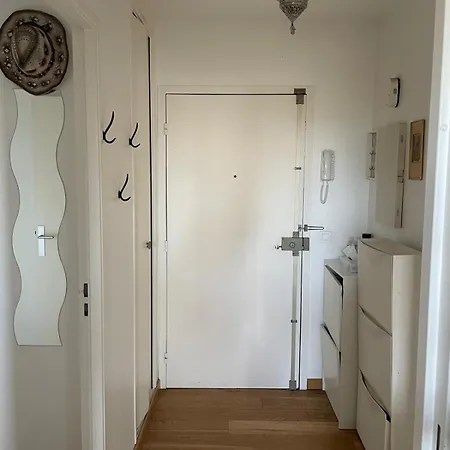 Flat Courbevoie
