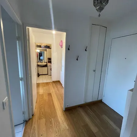 Flat Lejlighed