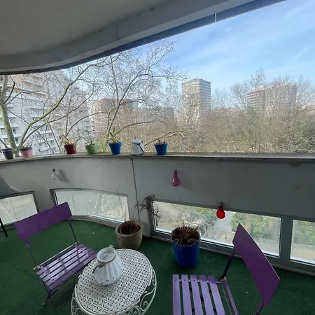 Lejlighed Flat Courbevoie